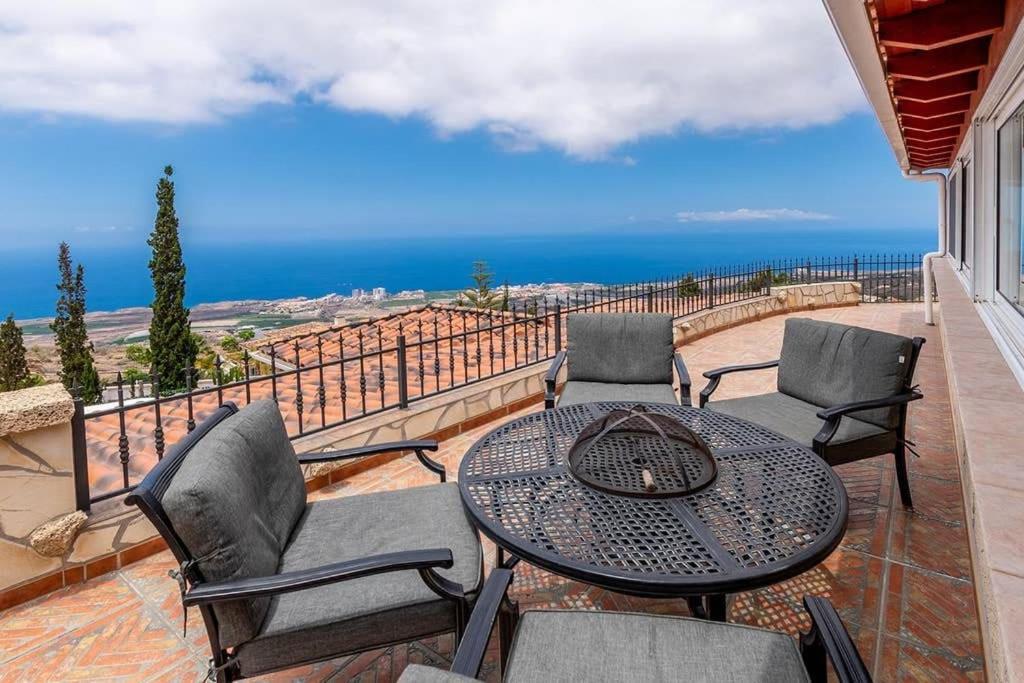 Villa Carlitos Vistas Al Mar Y A La Montana Costa Adeje  Eksteriør billede
